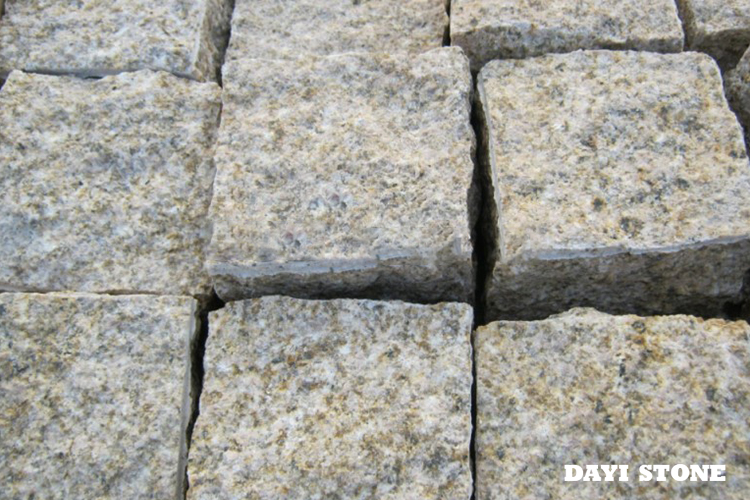 Cubes Yellow Granite G682 All sides Natural Split 9x9x9cm - Dayi Stone